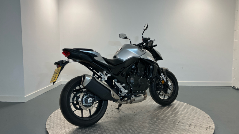 Honda CB750 Hornet (25MY)